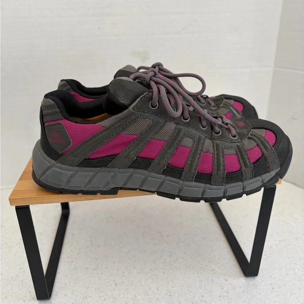 CAT Women's 7.5 W Steel Toe Work Shoes Pink / Gray. Slip resistant.